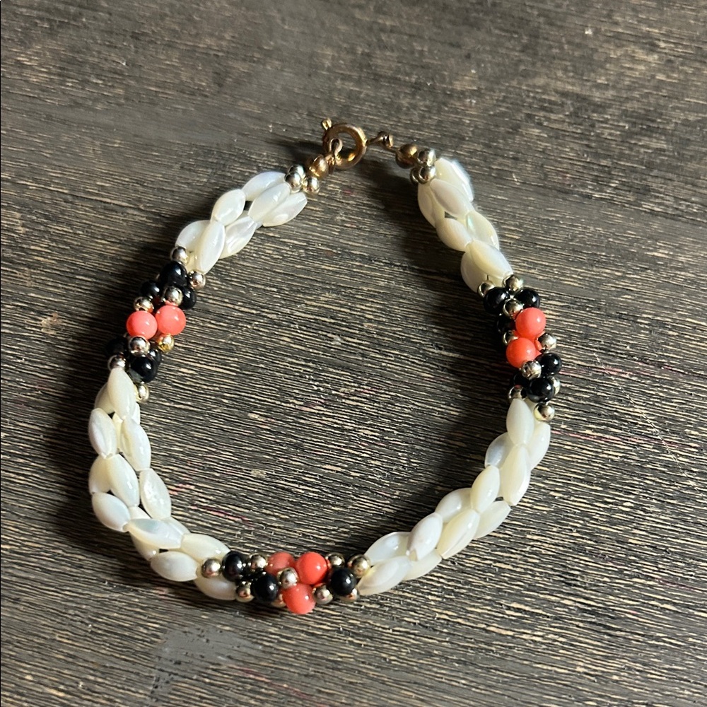 Vintage  Mother of Pearl, Onyx, and Coral Beaded Bracelet 3 strand bracelet‎